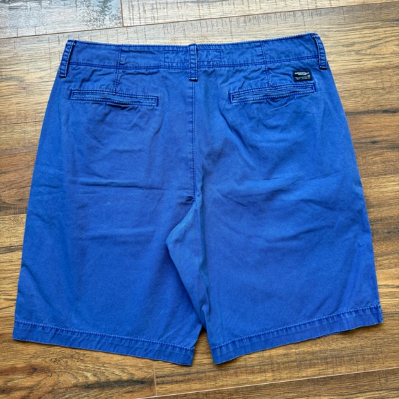 American Eagle 34 Prep Length Shorts - Picture 4 of 5